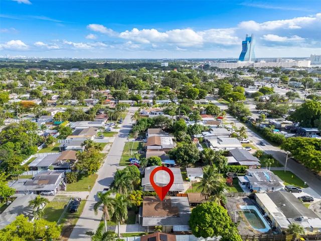 2 of 30 - 4873 Sw 44th Terrace, Dania Beach, FL
