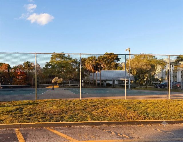 3 of 9 - 731 N Pine Island Road #102, Plantation, FL