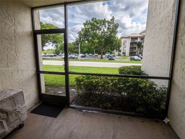 5 of 9 - 731 N Pine Island Road #102, Plantation, FL