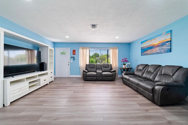 4 of 28 - 6767 Massachusetts Drive, Lake Worth, FL