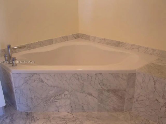 4 of 13 - 3000 Ne 188th Street #603, Aventura, FL