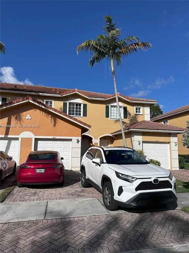 4 of 29 - 541 Princess Drive, Margate, FL