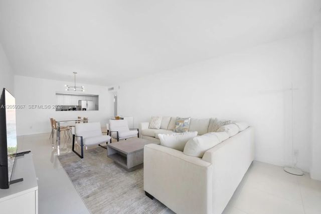 5 of 15 - 19370 Collins Avenue #1122, Sunny Isles Beach, FL