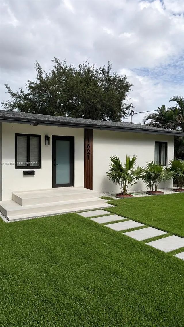 2 of 25 - 1621 Sw 11th Court, Fort Lauderdale, FL