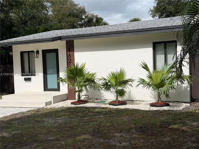3 of 25 - 1621 Sw 11th Court, Fort Lauderdale, FL