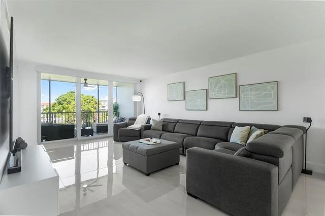 4 of 38 - 3100 Ne 48th Court #413, Lighthouse Point, FL