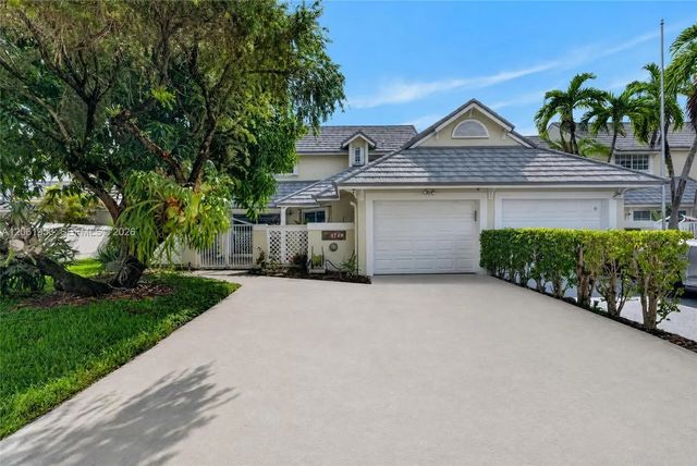 4749 Nw 98th Place, Doral