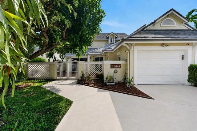 3 of 59 - 4749 Nw 98th Place, Doral, FL