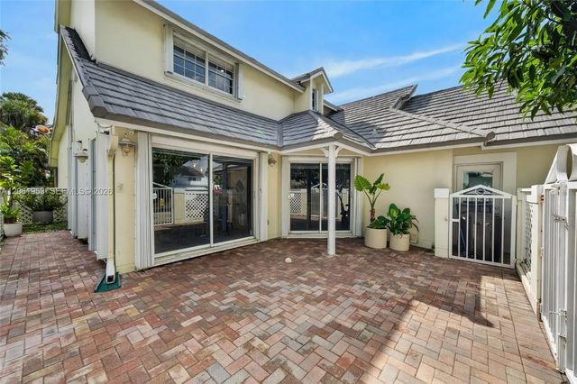 4 of 59 - 4749 Nw 98th Place, Doral, FL