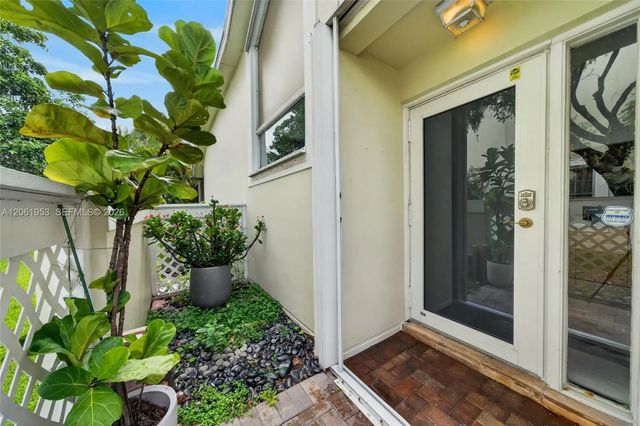 5 of 59 - 4749 Nw 98th Place, Doral, FL