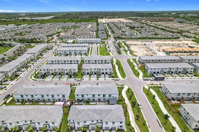 3 of 60 - 716 Se 14th Street, Homestead, FL