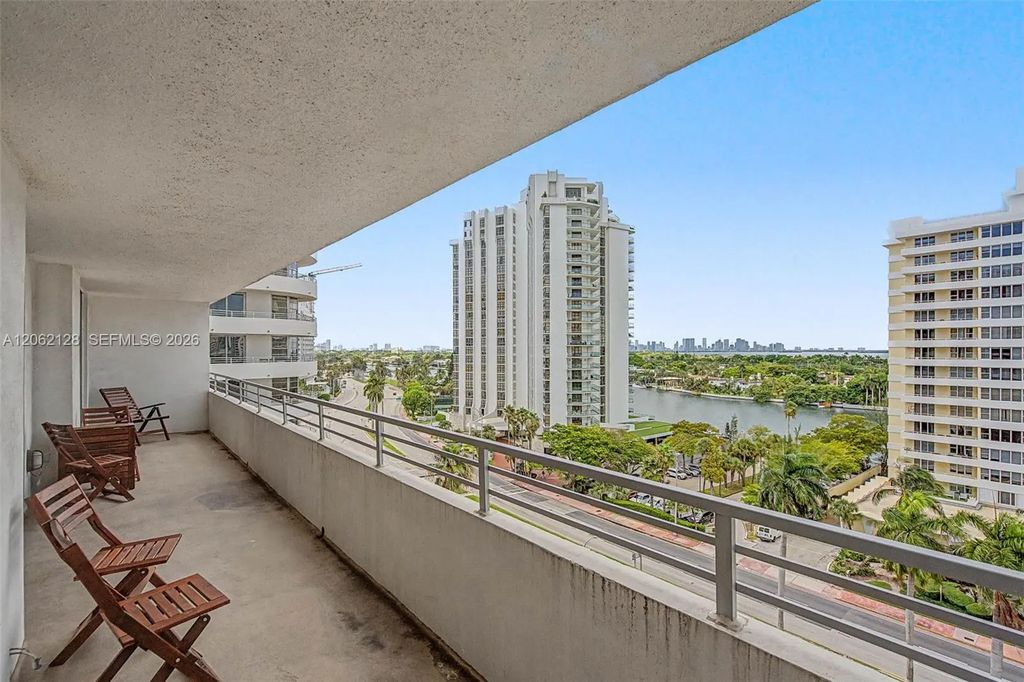 5555 Collins Avenue #10v, Miami Beach