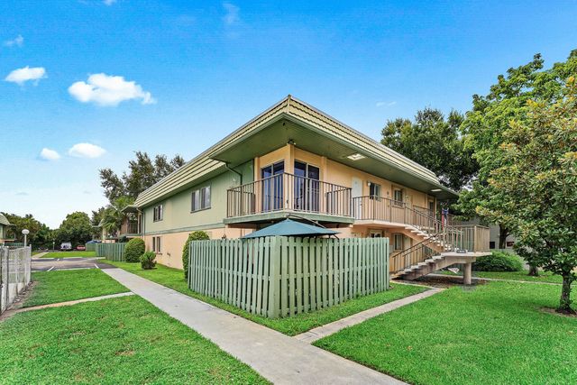1866 Fairview Villas Drive #3, Palm Springs