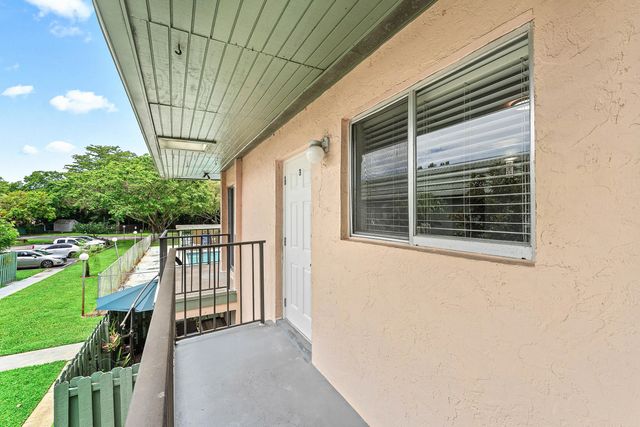 5 of 25 - 1866 Fairview Villas Drive #3, Palm Springs, FL
