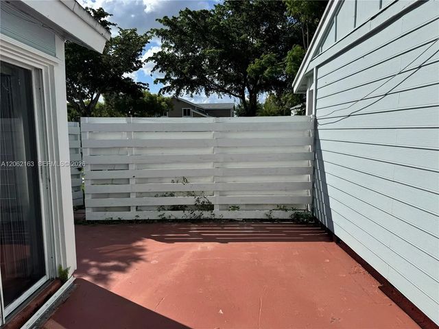 5 of 17 - 14700 Sw 139th Avenue #4-40, Miami, FL