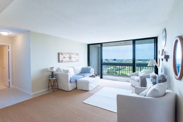 3 of 25 - 2400 Presidential Way #1505, West Palm Beach, FL