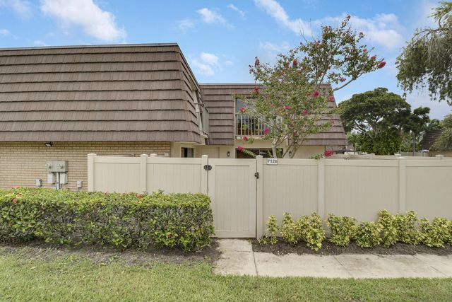 3 of 29 - 7126 71st Way, West Palm Beach, FL
