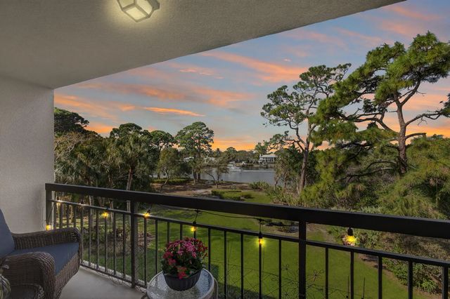 1901 Marina Isle Way #304, Jupiter