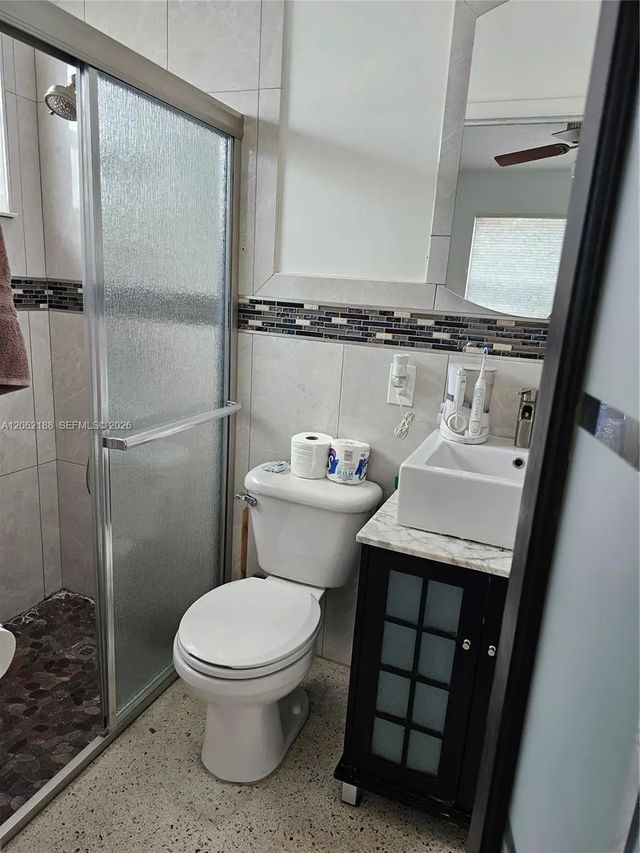 4 of 20 - 648 E 28th Street, Hialeah, FL