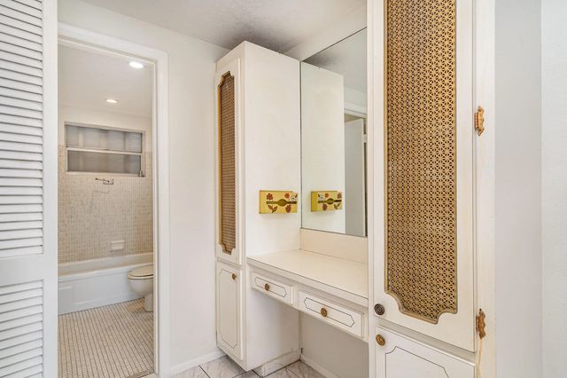 4 of 19 - 1330 Nw 43rd Avenue #202, Lauderhill, FL
