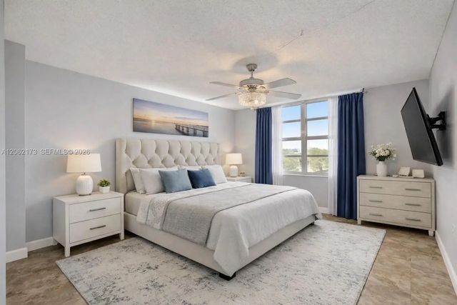 4 of 22 - 2750 Ne 183rd Street #304, Aventura, FL