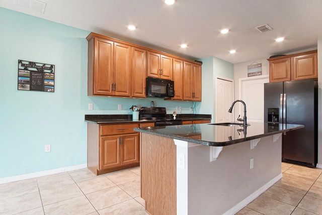 2 of 37 - 2109 Sw Chestnut Lane, Port St. Lucie, FL