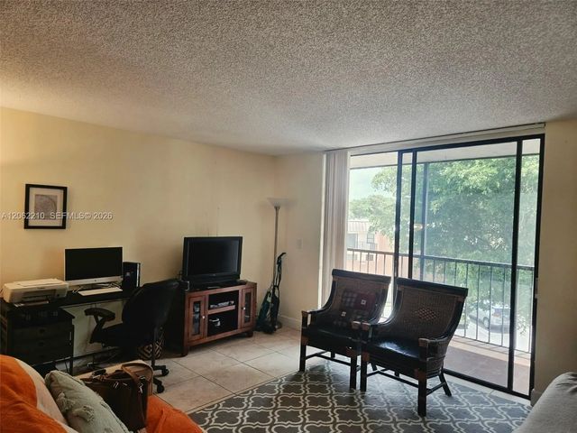 4 of 35 - 8065 Sw 107th Avenue #301, Miami, FL