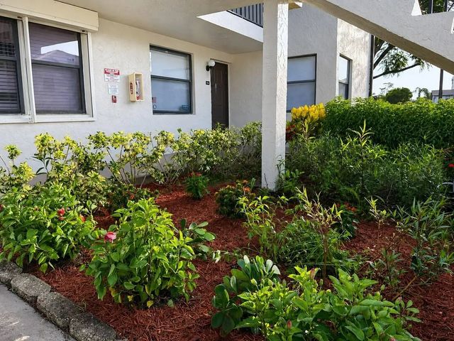 2 of 30 - 7650 Tahiti Lane #105, Lake Worth, FL