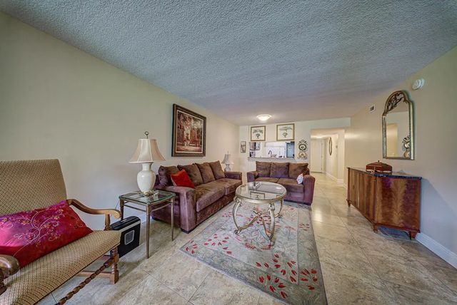 4 of 30 - 7650 Tahiti Lane #105, Lake Worth, FL