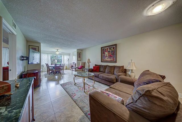 5 of 30 - 7650 Tahiti Lane #105, Lake Worth, FL