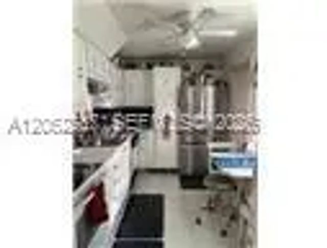4 of 5 - 4141 Nw 44th Avenue #226, Lauderdale Lakes, FL