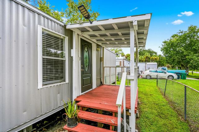 3 of 34 - 5133 Melissa Lane, Fort Pierce, FL
