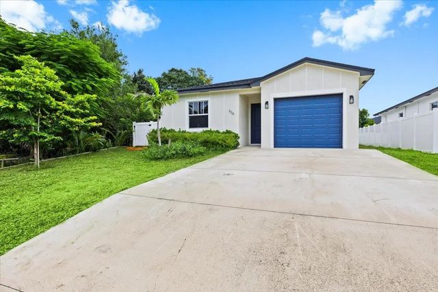 4 of 35 - 200 Marie Drive, West Palm Beach, FL