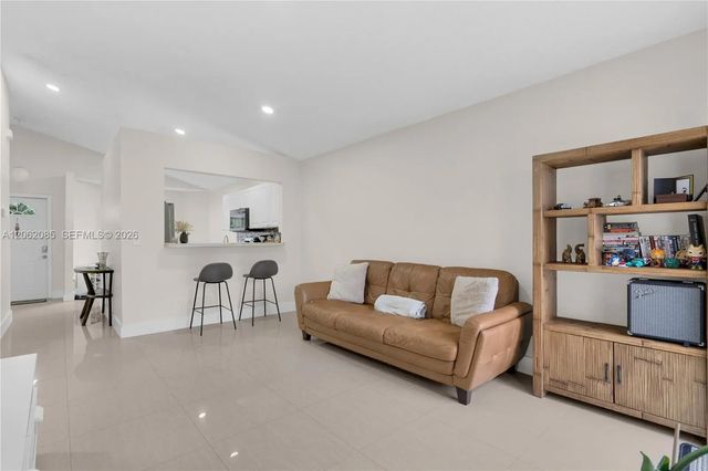 2 of 38 - 949 Sw 7th Place, Florida City, FL