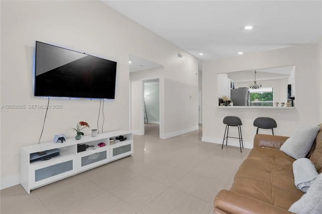 5 of 38 - 949 Sw 7th Place, Florida City, FL