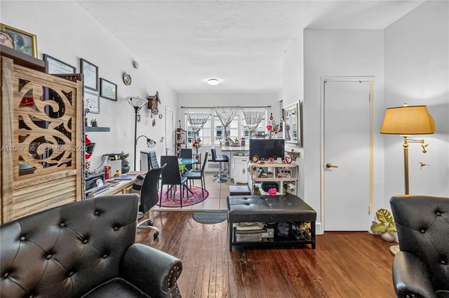 5 of 31 - 836 10th Street #8, Miami Beach, FL