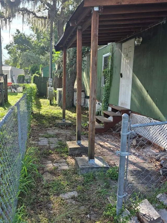 2 of 6 - 5904 S Harvey, Riverview, FL