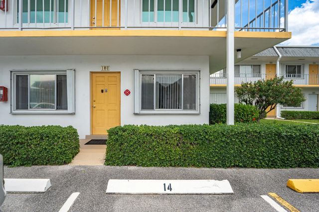 3 of 44 - 3120 Lake Osborne Drive #bldg 7 Apt106, Lake Worth Beach, FL