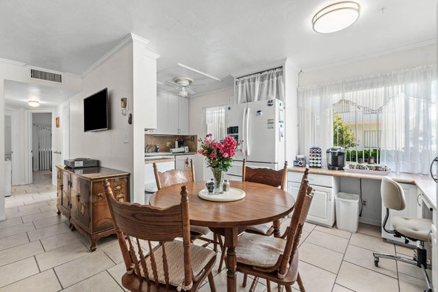 4 of 44 - 3120 Lake Osborne Drive #bldg 7 Apt106, Lake Worth Beach, FL
