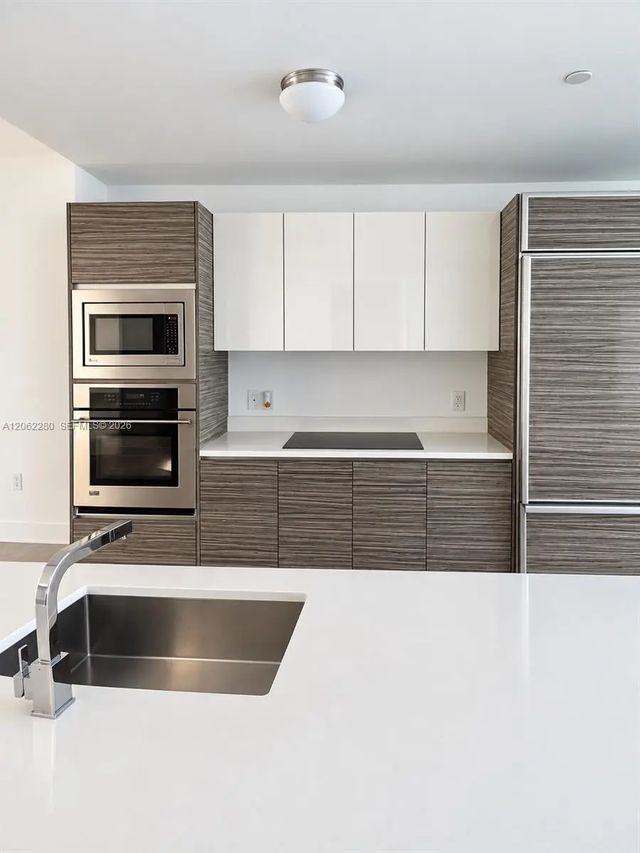 2 of 33 - 460 Ne 28th Street #906, Miami, FL
