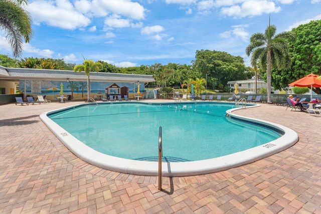 2 of 37 - 3160 Lake Osborne Drive #bldg 6 Unit 206, Lake Worth Beach, FL