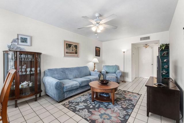 4 of 37 - 3160 Lake Osborne Drive #bldg 6 Unit 206, Lake Worth Beach, FL