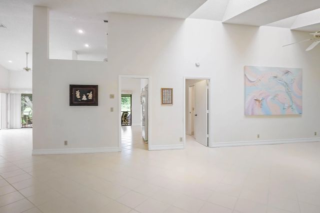 4 of 55 - 7003 Golf Pointe Circle, Tamarac, FL