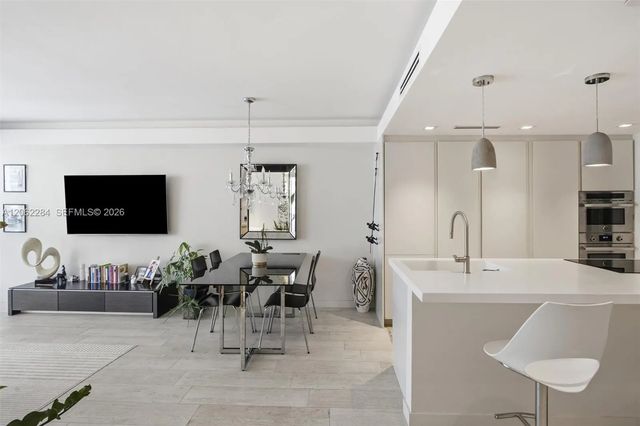 4 of 32 - 5600 Collins Avenue #5a, Miami Beach, FL