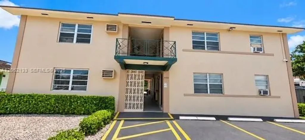 6430 W Flagler Street #6, Miami