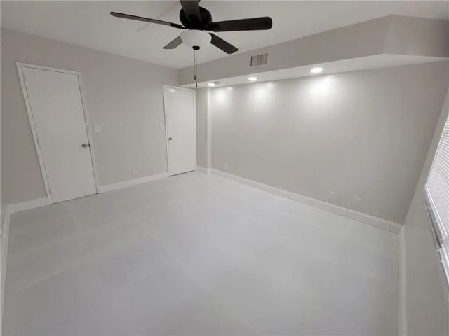 4 of 85 - 800 E Cypress Lane #202, Pompano Beach, FL