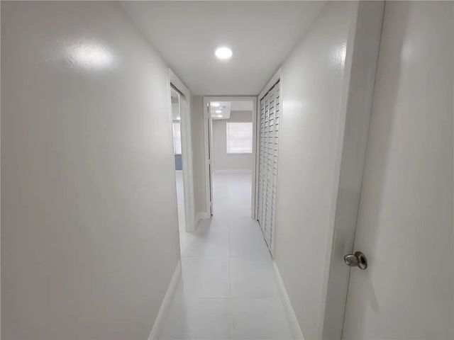 5 of 85 - 800 E Cypress Lane #202, Pompano Beach, FL