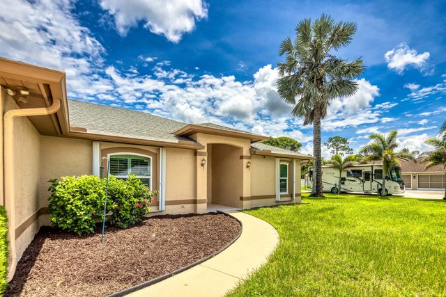 4 of 31 - 649 Ne Horizon Lane, Port St. Lucie, FL