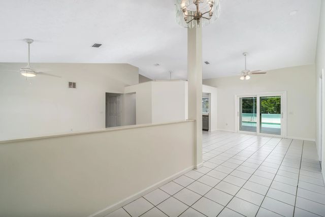 5 of 31 - 649 Ne Horizon Lane, Port St. Lucie, FL