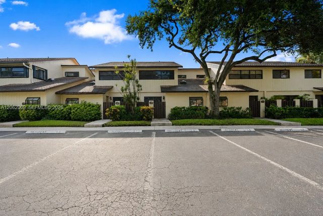 7640 Nw 79th Avenue #l6, Tamarac